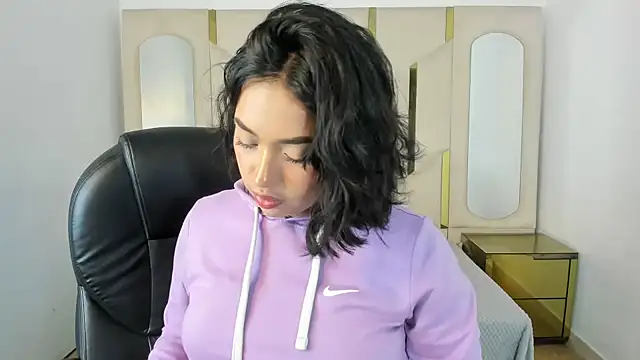 IsabellRodriguez18 online show from October 23, 3:39 am