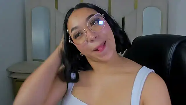 IsabellRodriguez18 online show from December 15, 3:33 am