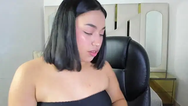 Snapshot of IsabellRodriguez18 chatting on December 23, 4:32 am IsabellRodriguez18 online show from December 23, 4:32 am