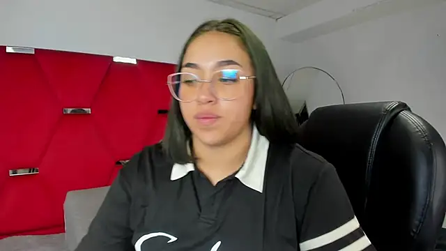 Snapshot of IsabellRodriguez18 chatting on January 10, 3:41 am IsabellRodriguez18 online show from January 10, 3:41 am