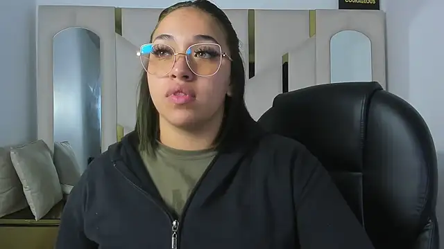 Snapshot of IsabellRodriguez18 chatting on January 13, 4:29 am IsabellRodriguez18 online show from January 13, 4:29 am