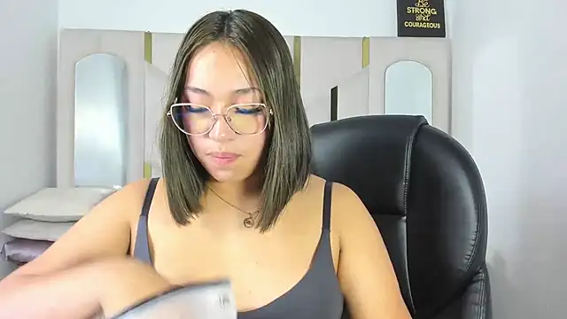 Snapshot of IsabellRodriguez18 chatting on February 13, 3:57 am IsabellRodriguez18 online show from February 13, 3:57 am