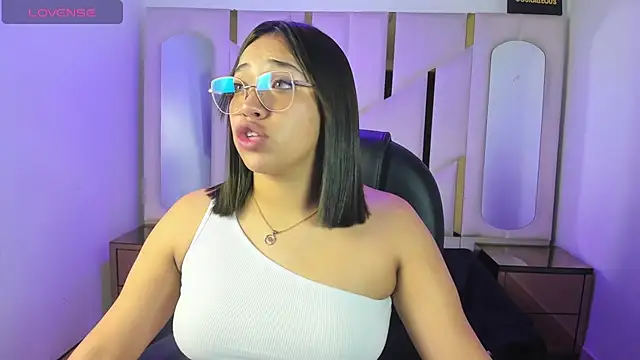 Snapshot of IsabellRodriguez18 chatting on March 3, 3:12 am IsabellRodriguez18 online show from March 3, 3:12 am
