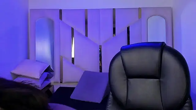 Snapshot of IsabellRodriguez18 chatting on March 7, 4:20 am IsabellRodriguez18 online show from March 7, 4:20 am