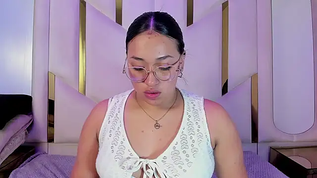 Snapshot of IsabellRodriguez18 chatting on March 26, 3:23 am IsabellRodriguez18 online show from March 26, 3:23 am