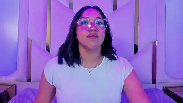 Snapshot of IsabellRodriguez18 chatting on April 15, 3:24 am IsabellRodriguez18 online show from April 15, 3:24 am