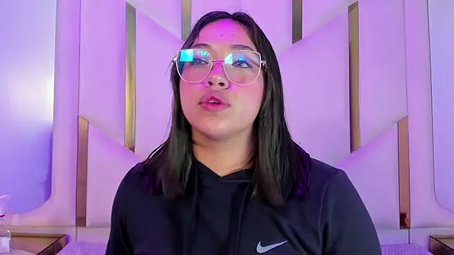 Snapshot of IsabellRodriguez18 chatting on April 16, 3:40 am IsabellRodriguez18 online show from April 16, 3:40 am