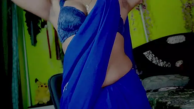 Snapshot of sexyhoney27 chatting on June 13, 9:18 am sexyhoney27 online show from June 13, 9:18 am