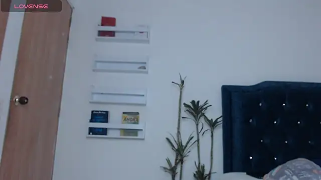 Snapshot of mari_heart chatting on March 13, 12:05 am mari heart online show from March 13, 12:05 am