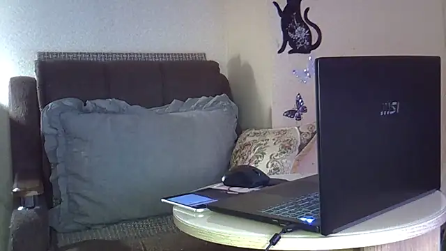 Snapshot of EllaJohnsonX chatting on February 21, 6:03 am EllaJohnsonX online show from February 21, 6:03 am