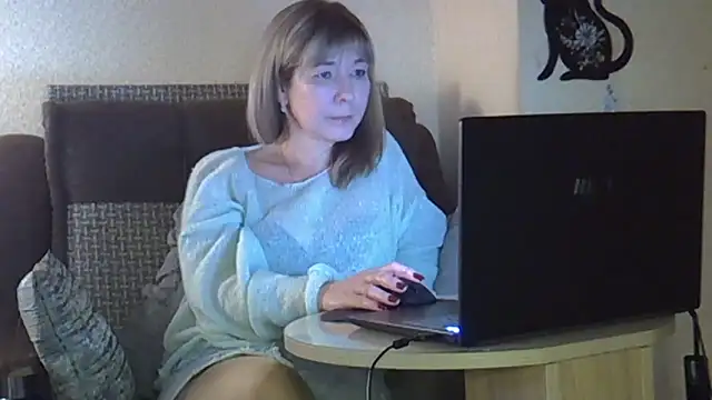 Snapshot of EllaJohnsonX chatting on March 14, 2:33 pm EllaJohnsonX online show from March 14, 2:33 pm