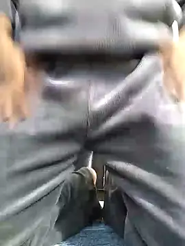 Snapshot of Rajinder25 chatting on December 23, 9:38 am Rajinder25 online show from December 23, 9:38 am