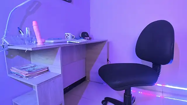 Samantha  cooper online show from February 12, 5:05 pm