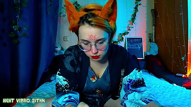 Snapshot of TrickyKitsune chatting on February 13, 3:24 pm TrickyKitsune online show from February 13, 3:24 pm