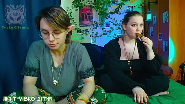 TrickyKitsune online show from May 2, 3:50 pm
