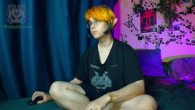 TrickyKitsune online show from July 4, 4:02 pm