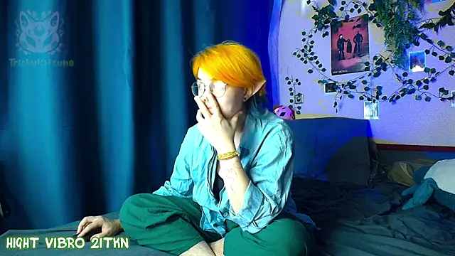 TrickyKitsune online show from August 7, 3:47 pm