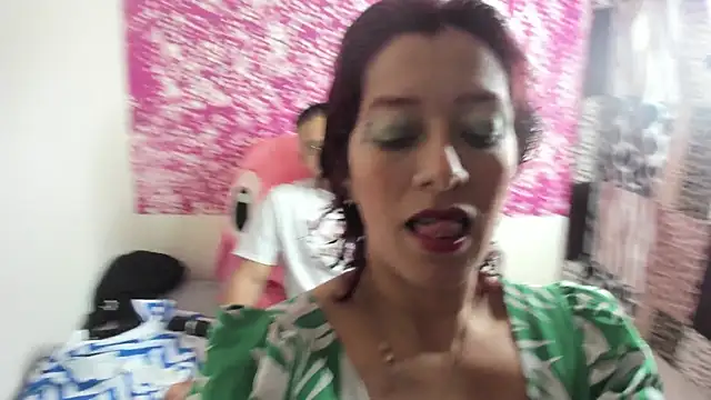 Snapshot of Laura_hellss chatting on October 21, 10:32 pm Laura hellss online show from October 21, 10:32 pm