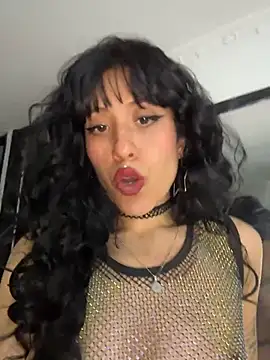 Snapshot of indira_k chatting on June 18, 1:17 am indira k online show from June 18, 1:17 am