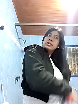 Snapshot of Pamelamilkk_1007 chatting on November 16, 1:11 am Pamelamilkk 1007 online show from November 16, 1:11 am