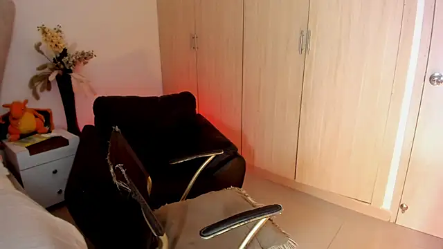 Snapshot of rachaeldeckard__ chatting on October 26, 2:50 am rachaeldeckard online show from October 26, 2:50 am