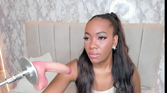 whiitneyfox online show from November 3, 9:38 pm