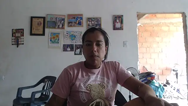 Snapshot of Coral0403 chatting on May 28, 6:38 pm Coral0403 online show from May 28, 6:38 pm