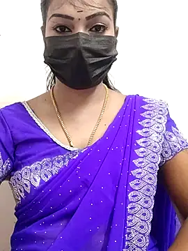 Snapshot of meena_27 chatting on October 17, 5:32 am meena 27 online show from October 17, 5:32 am