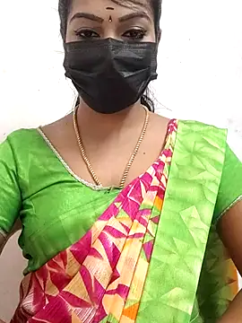 Snapshot of meena_27 chatting on October 28, 5:55 am meena 27 online show from October 28, 5:55 am