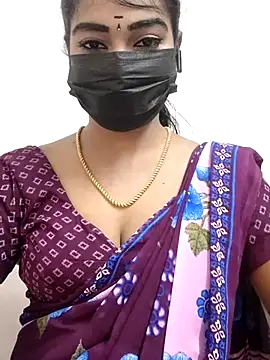 Snapshot of meena_27 chatting on November 16, 7:14 am meena 27 online show from November 16, 7:14 am