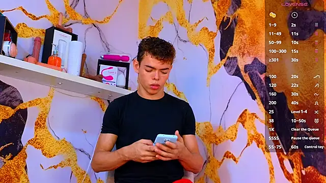 Snapshot of Nijinsky_LatinBoy chatting on October 4, 11:08 am Nijinsky LatinBoy online show from October 4, 11:08 am