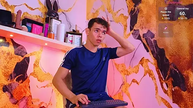 Snapshot of Nijinsky_LatinBoy chatting on November 9, 11:47 pm Nijinsky LatinBoy online show from November 9, 11:47 pm