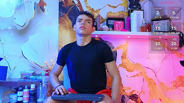 Snapshot of Nijinsky_LatinBoy chatting on November 23, 11:43 am Nijinsky LatinBoy online show from November 23, 11:43 am