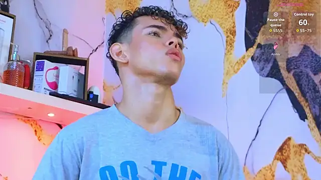 Snapshot of Nijinsky_LatinBoy chatting on December 4, 11:19 am Nijinsky LatinBoy online show from December 4, 11:19 am