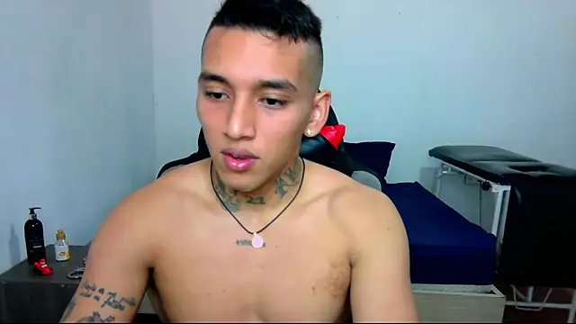 Snapshot of David_Adams2003 chatting on January 11, 2:25 pm David Adams2003 online show from January 11, 2:25 pm