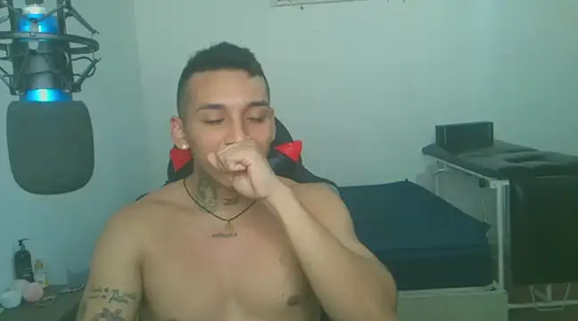 Snapshot of David_Adams2003 chatting on January 27, 1:19 pm David Adams2003 online show from January 27, 1:19 pm