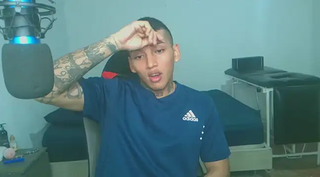 Snapshot of David_Adams2003 chatting on January 27, 10:06 pm David Adams2003 online show from January 27, 10:06 pm