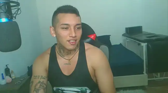 Snapshot of David_Adams2003 chatting on January 29, 1:17 pm David Adams2003 online show from January 29, 1:17 pm