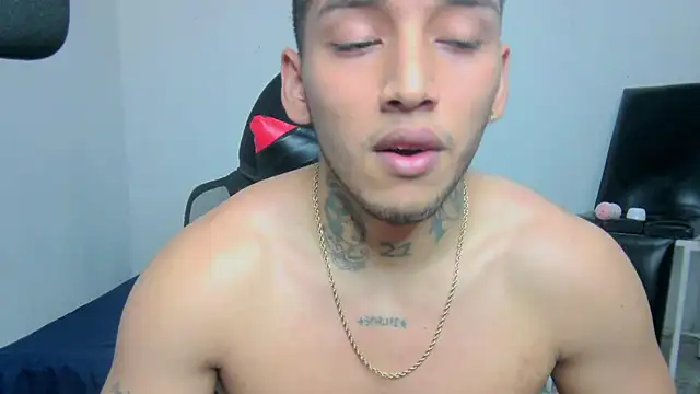 Snapshot of David_Adams2003 chatting on February 28, 2:20 pm David Adams2003 online show from February 28, 2:20 pm