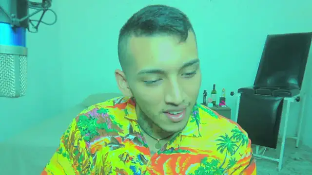 Snapshot of David_Adams2003 chatting on March 5, 1:39 pm David Adams2003 online show from March 5, 1:39 pm