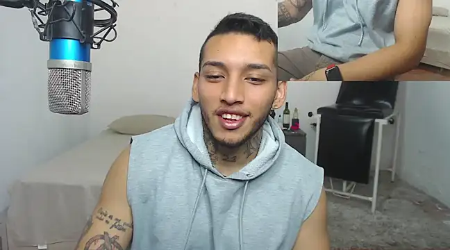 Snapshot of David_Adams2003 chatting on March 12, 2:01 pm David Adams2003 online show from March 12, 2:01 pm