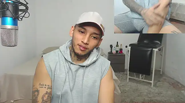 Snapshot of David_Adams2003 chatting on March 12, 11:22 pm David Adams2003 online show from March 12, 11:22 pm