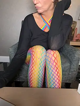 Snapshot of AlessasRoom chatting on November 10, 12:09 am AlessasRoom online show from November 10, 12:09 am