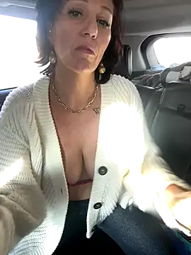 Snapshot of AlessasRoom chatting on December 5, 8:05 pm AlessasRoom online show from December 5, 8:05 pm