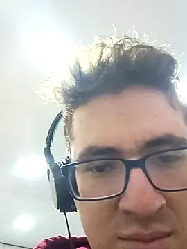 Snapshot of MrBelac chatting on November 2, 6:32 pm MrBelac online show from November 2, 6:32 pm