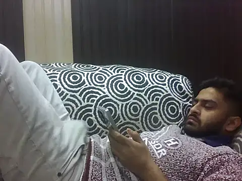 indihotguy online show from February 6, 10:51 am