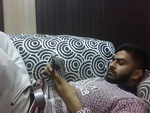 indihotguy online show from February 9, 12:31 pm