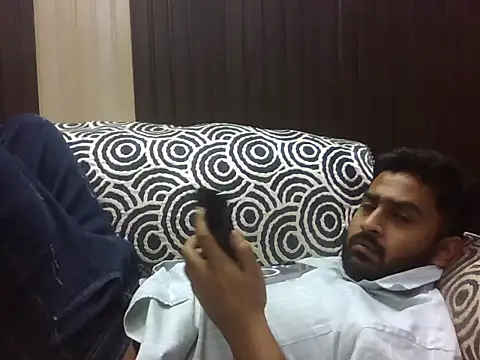 indihotguy online show from February 18, 8:54 am