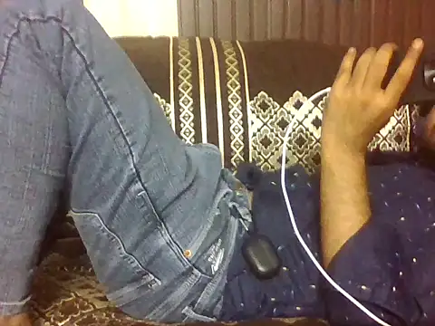 indihotguy online show from May 14, 11:50 am