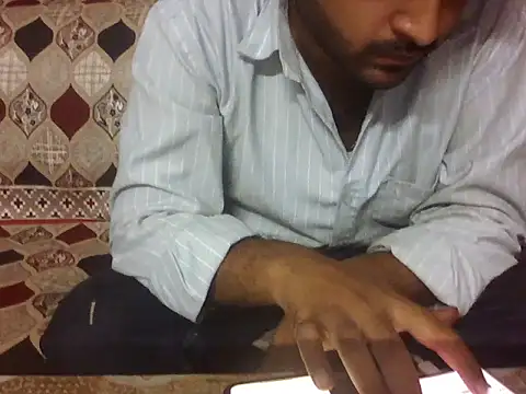 indihotguy online show from June 11, 2:33 am